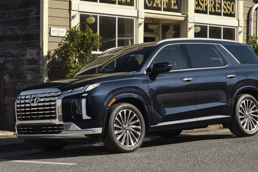 navy blue 2025 Hyundai Palisade parked