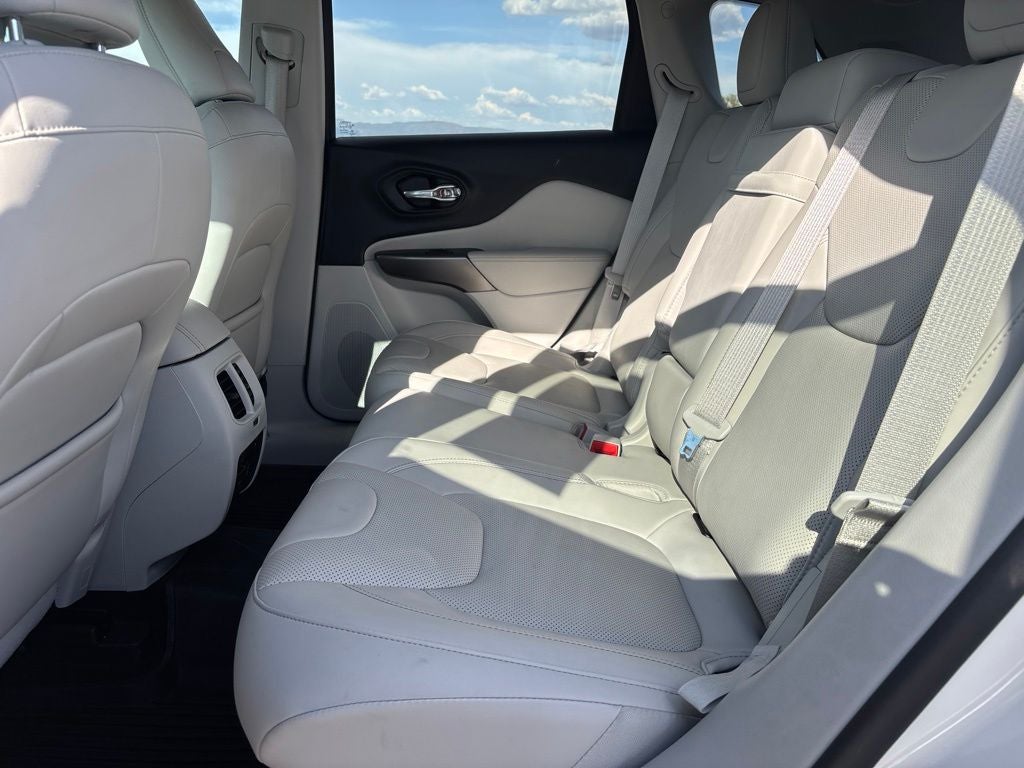 2019 Jeep Cherokee Overland