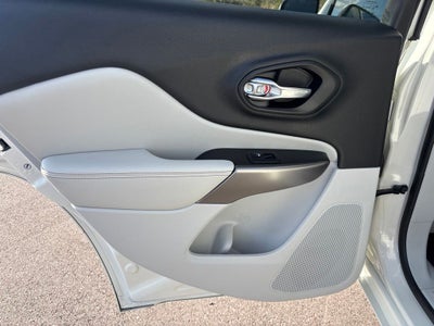 2019 Jeep Cherokee Overland