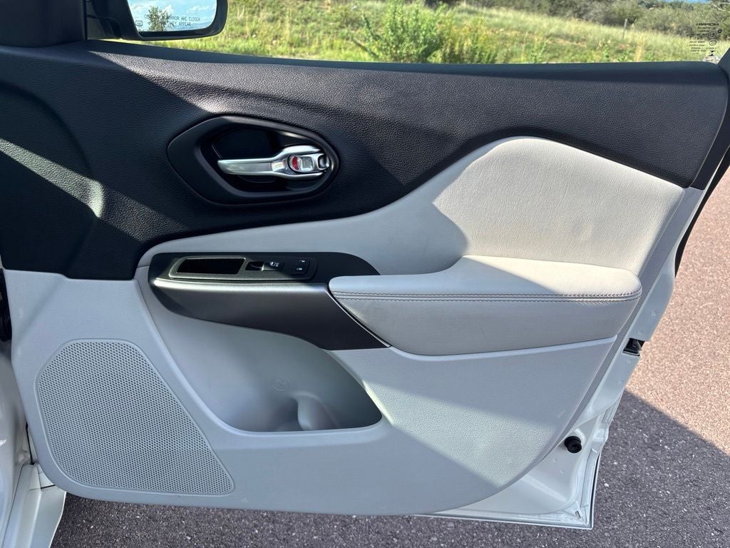 2019 Jeep Cherokee Overland