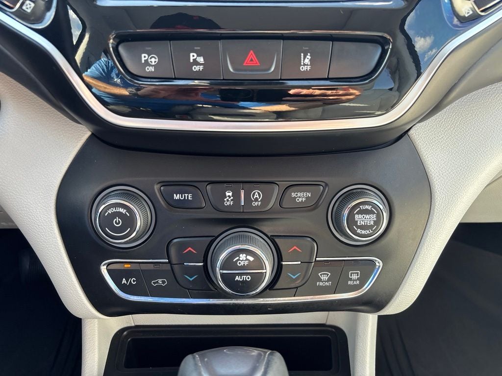 2019 Jeep Cherokee Overland