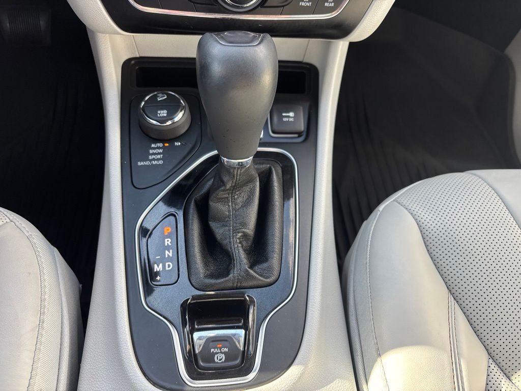 2019 Jeep Cherokee Overland