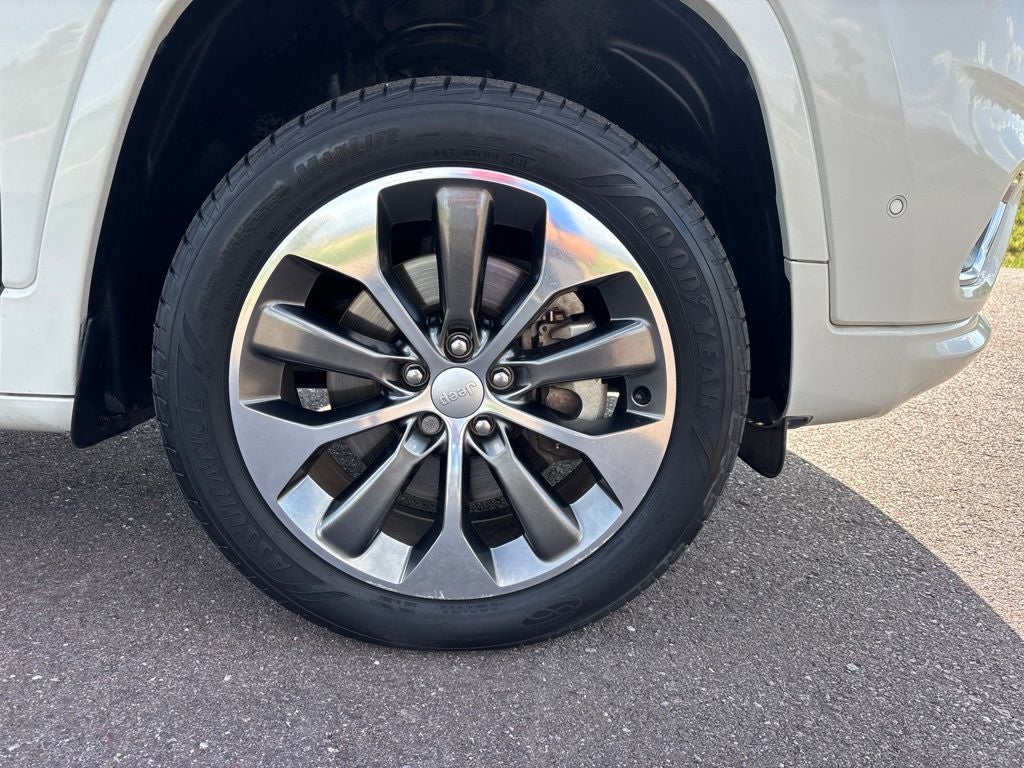 2019 Jeep Cherokee Overland