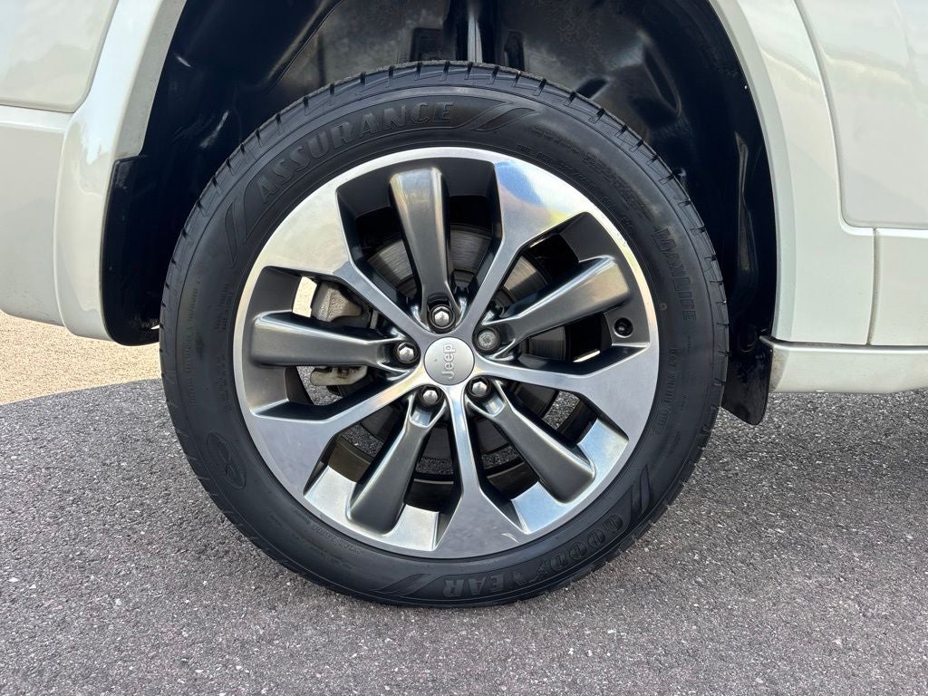 2019 Jeep Cherokee Overland