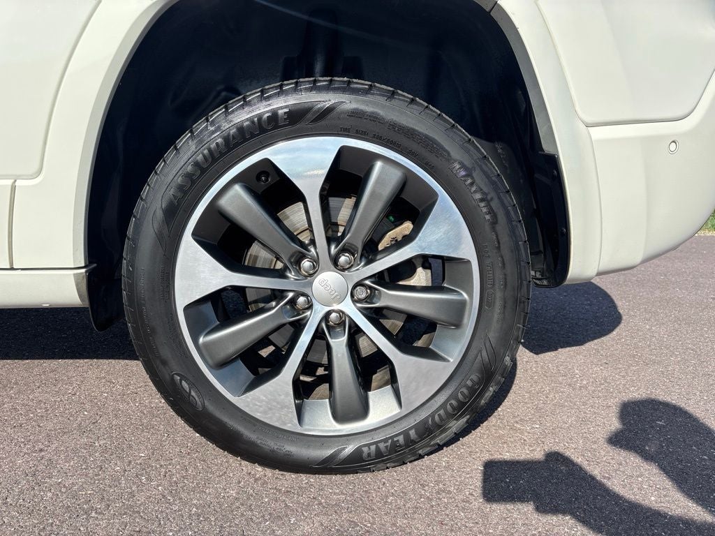 2019 Jeep Cherokee Overland