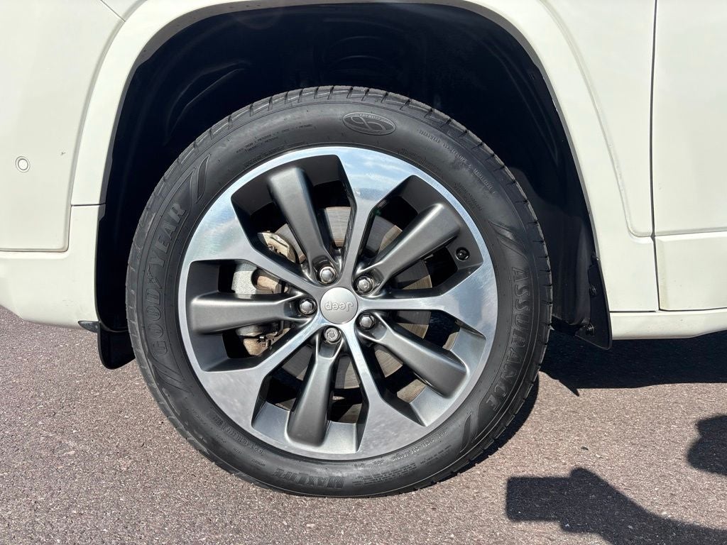 2019 Jeep Cherokee Overland