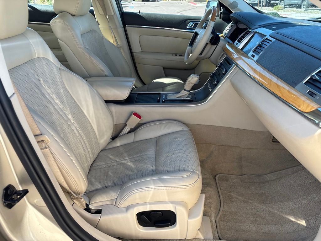 2011 Lincoln MKS Base
