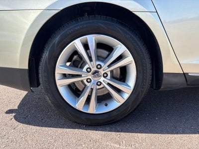 2011 Lincoln MKS Base