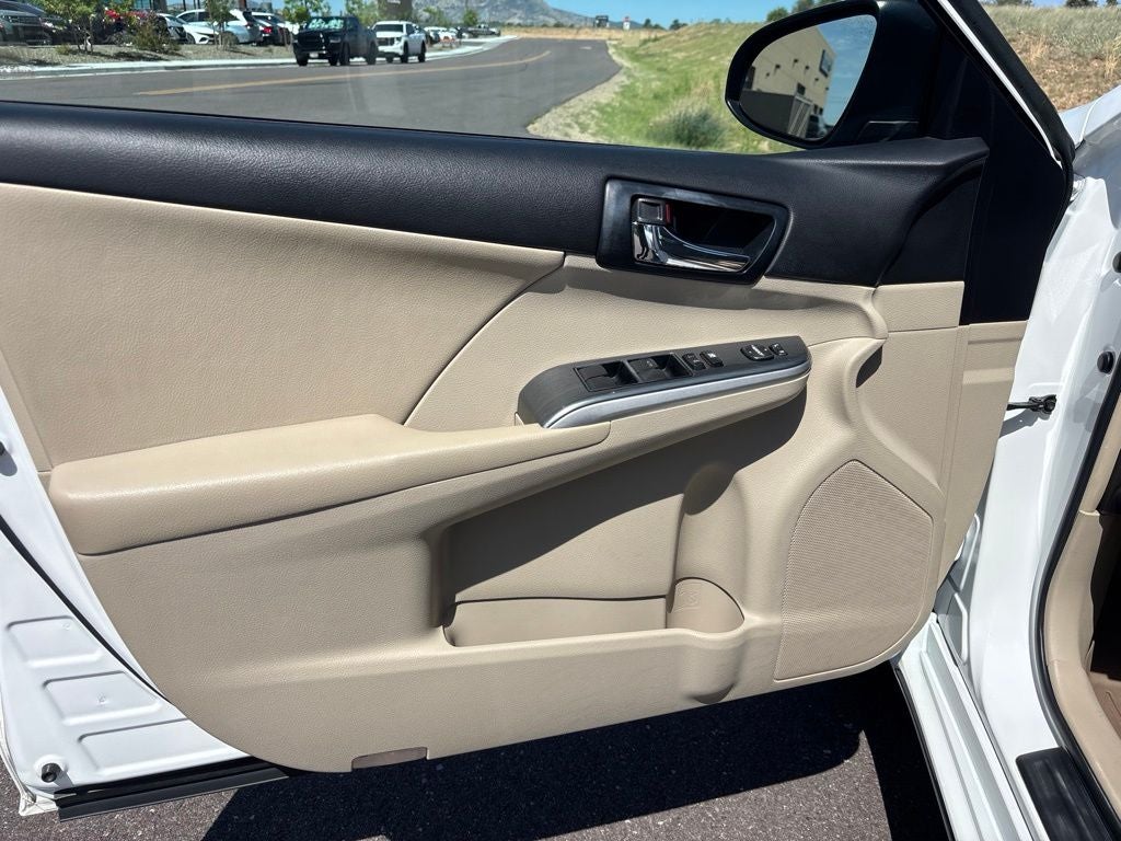 2012 Toyota Camry Hybrid XLE