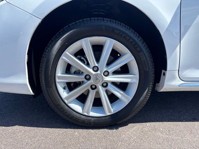 2012 Toyota Camry Hybrid XLE