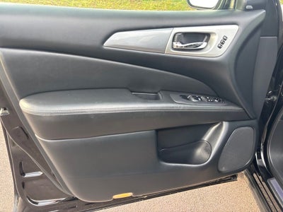 2020 Nissan Pathfinder SL