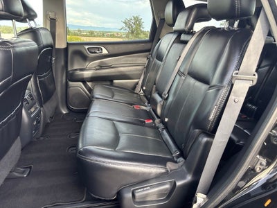 2020 Nissan Pathfinder SL
