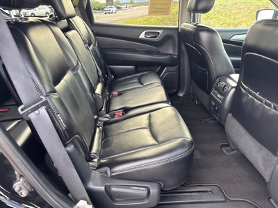 2020 Nissan Pathfinder SL