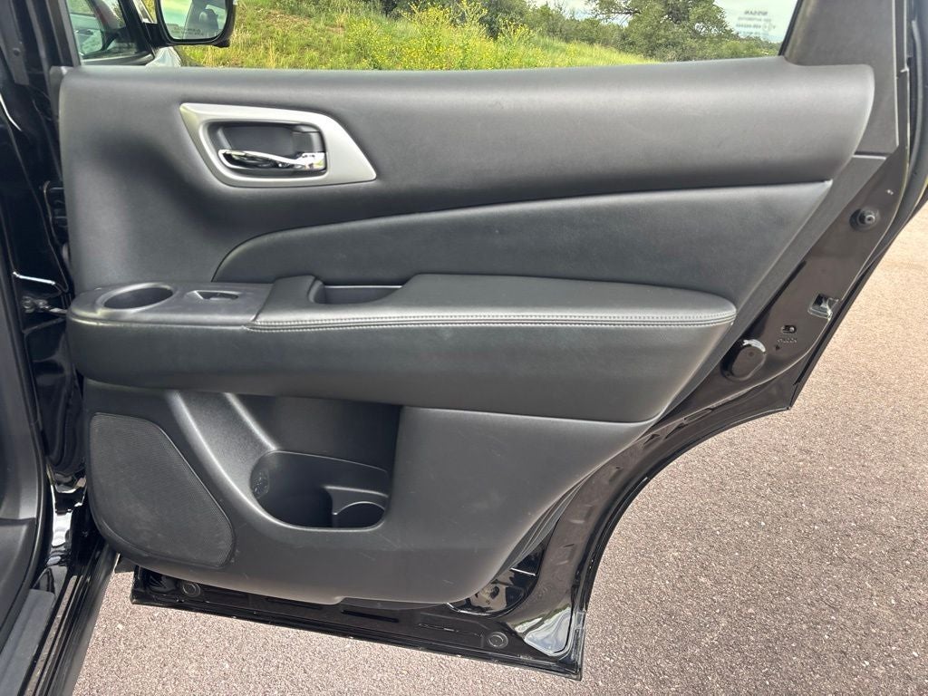 2020 Nissan Pathfinder SL