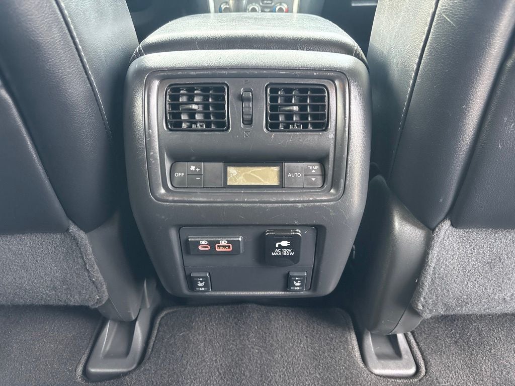 2020 Nissan Pathfinder SL