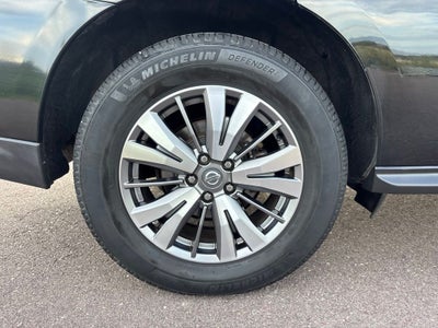 2020 Nissan Pathfinder SL