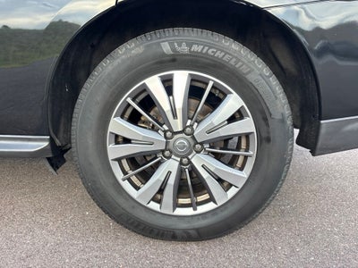 2020 Nissan Pathfinder SL