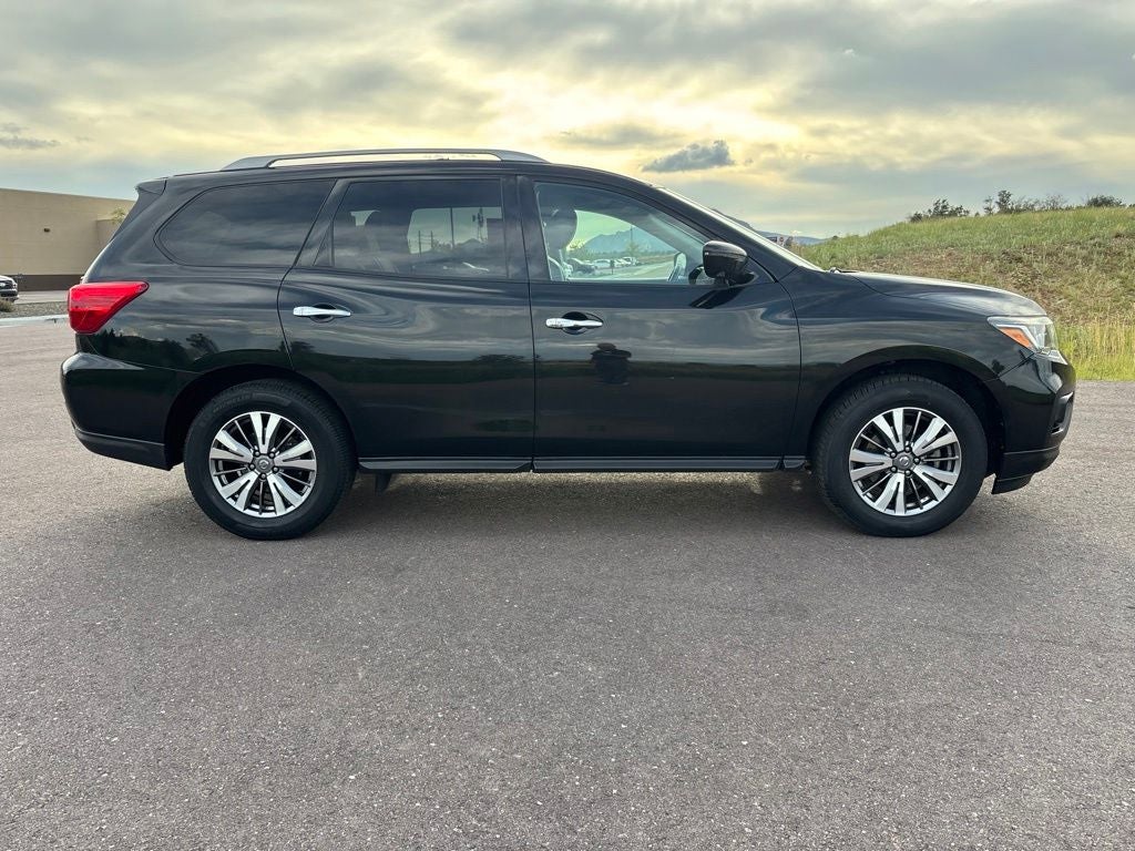 2020 Nissan Pathfinder SL