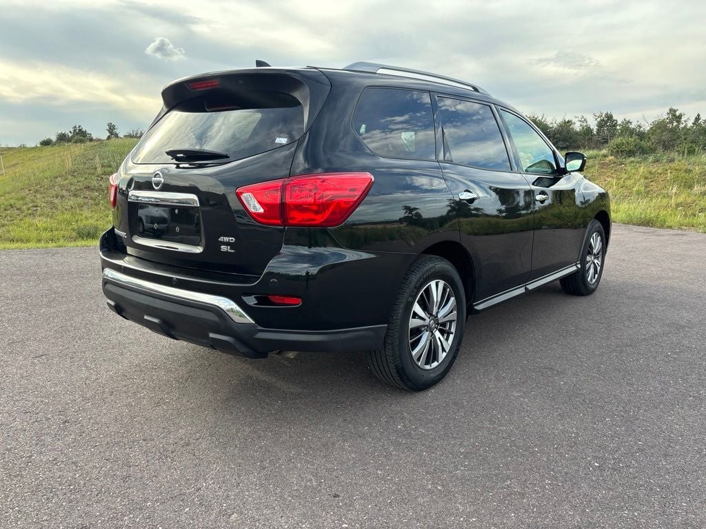 2020 Nissan Pathfinder SL