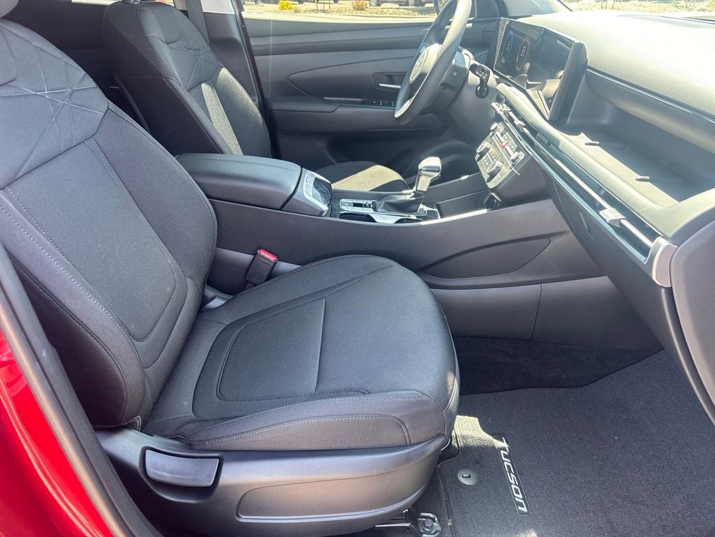 2025 Hyundai TUCSON SE