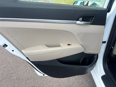 2019 Hyundai ELANTRA SE