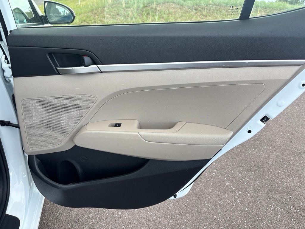 2019 Hyundai ELANTRA SE