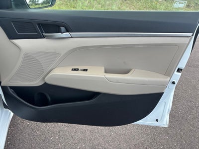 2019 Hyundai ELANTRA SE