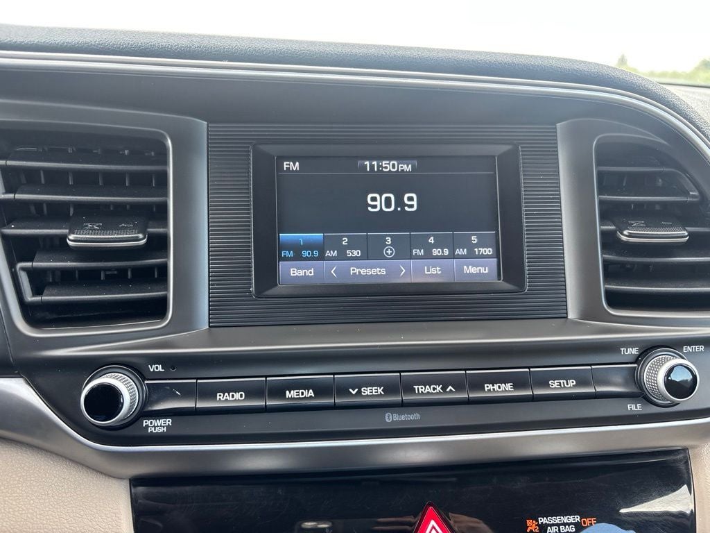 2019 Hyundai ELANTRA SE
