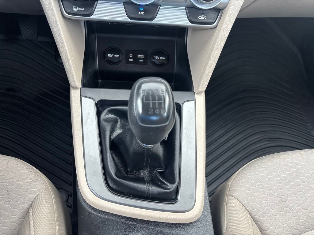 2019 Hyundai ELANTRA SE