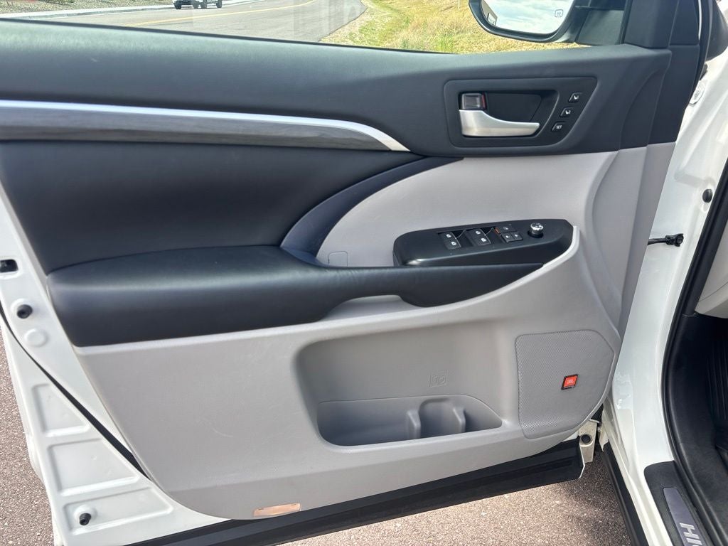 2019 Toyota Highlander Limited Platinum