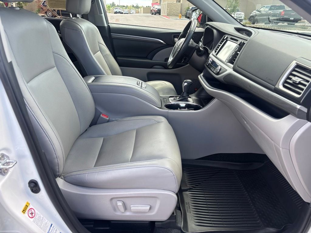 2019 Toyota Highlander Limited Platinum