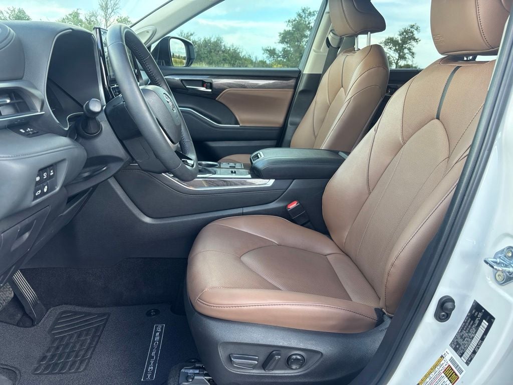 2025 Toyota Highlander Hybrid Limited 25th Edition