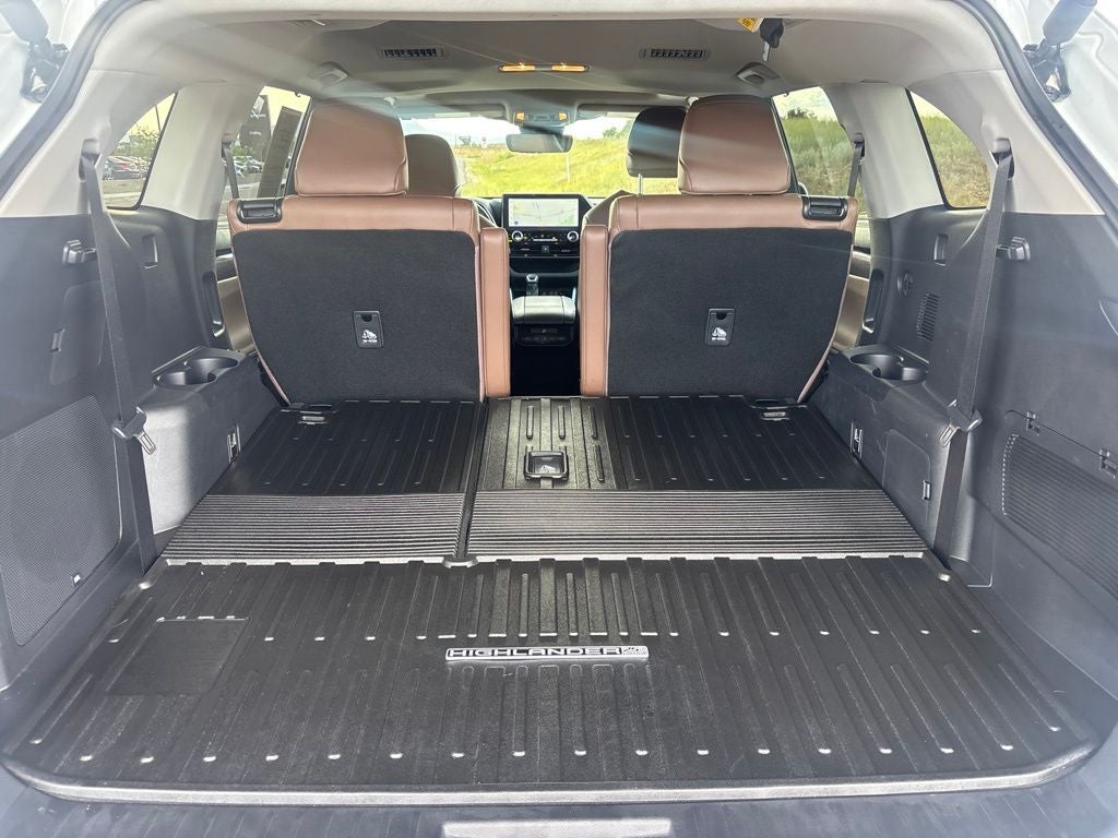 2025 Toyota Highlander Hybrid Limited 25th Edition