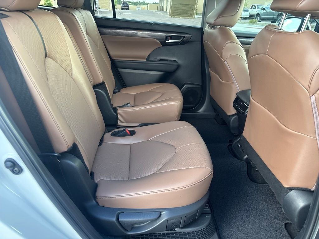 2025 Toyota Highlander Hybrid Limited 25th Edition
