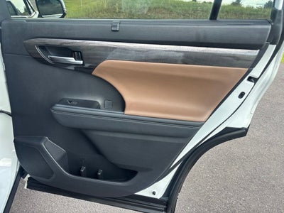 2025 Toyota Highlander Hybrid Limited 25th Edition
