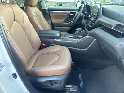 2025 Toyota Highlander Hybrid Limited 25th Edition