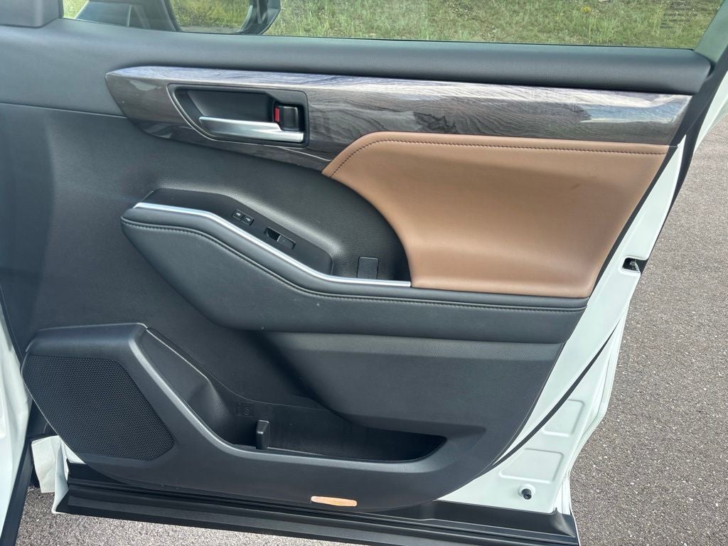 2025 Toyota Highlander Hybrid Limited 25th Edition