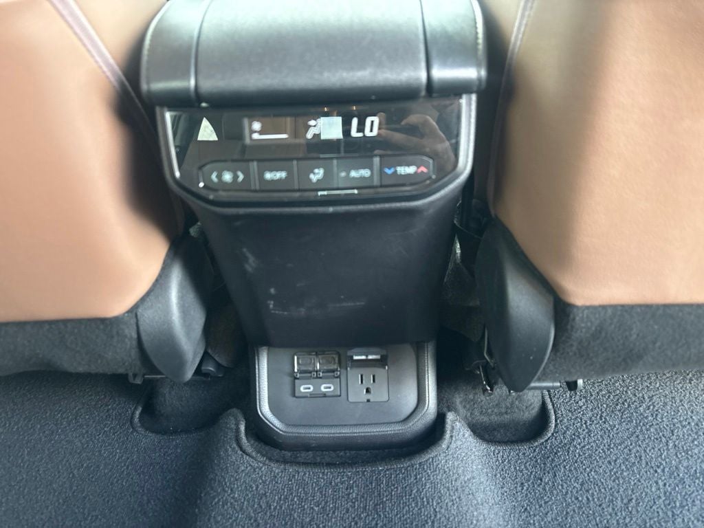 2025 Toyota Highlander Hybrid Limited 25th Edition