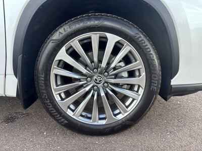 2025 Toyota Highlander Hybrid Limited 25th Edition