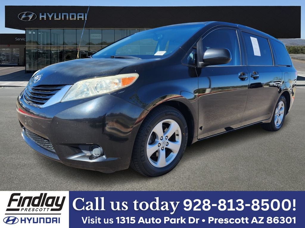 2012 Toyota Sienna LE 8 Passenger