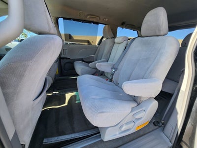 2012 Toyota Sienna LE 8 Passenger