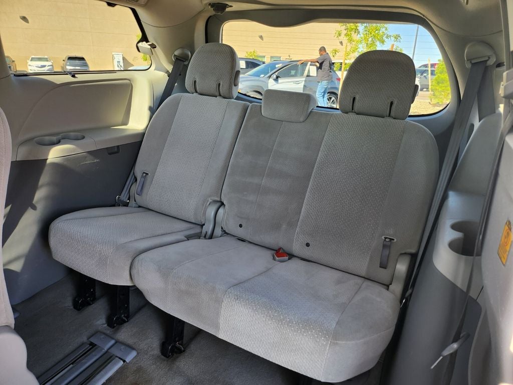 2012 Toyota Sienna LE 8 Passenger