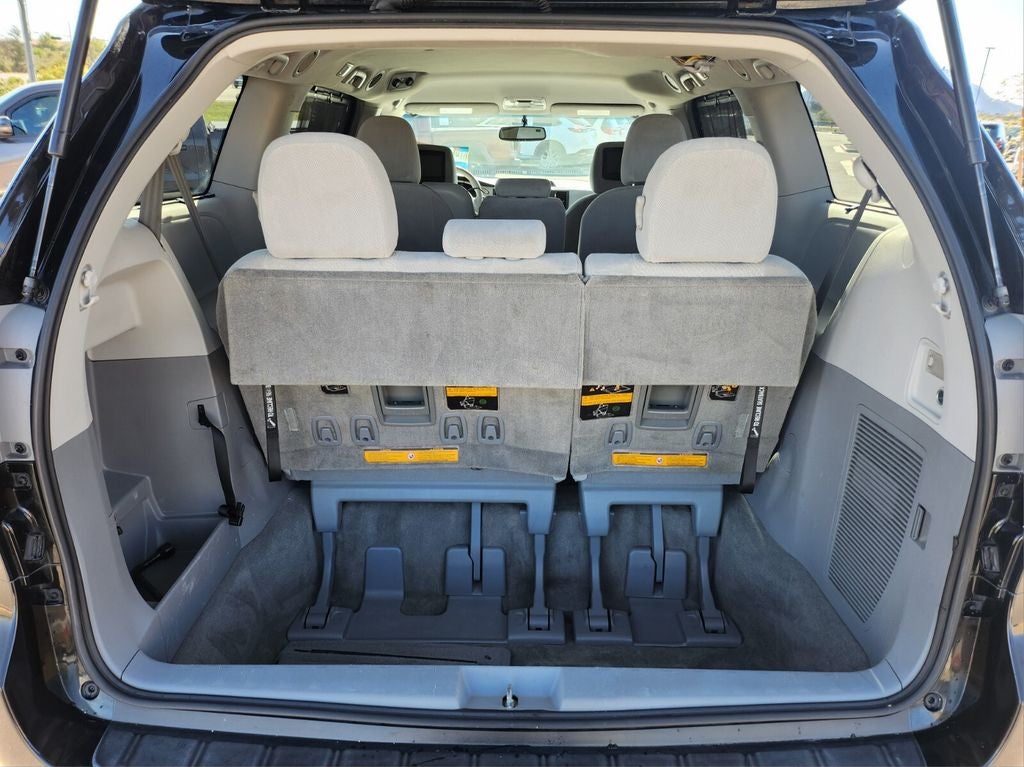 2012 Toyota Sienna LE 8 Passenger