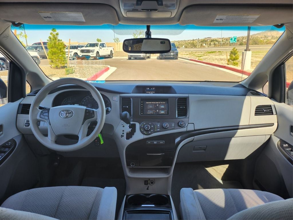 2012 Toyota Sienna LE 8 Passenger