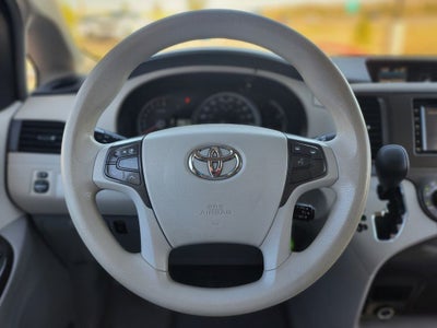 2012 Toyota Sienna LE 8 Passenger