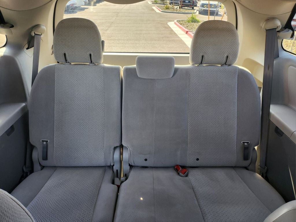 2012 Toyota Sienna LE 8 Passenger
