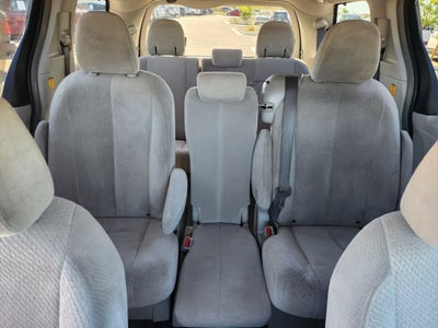 2012 Toyota Sienna LE 8 Passenger