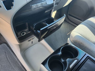 2012 Toyota Sienna LE 8 Passenger