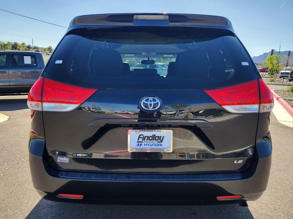 2012 Toyota Sienna LE 8 Passenger