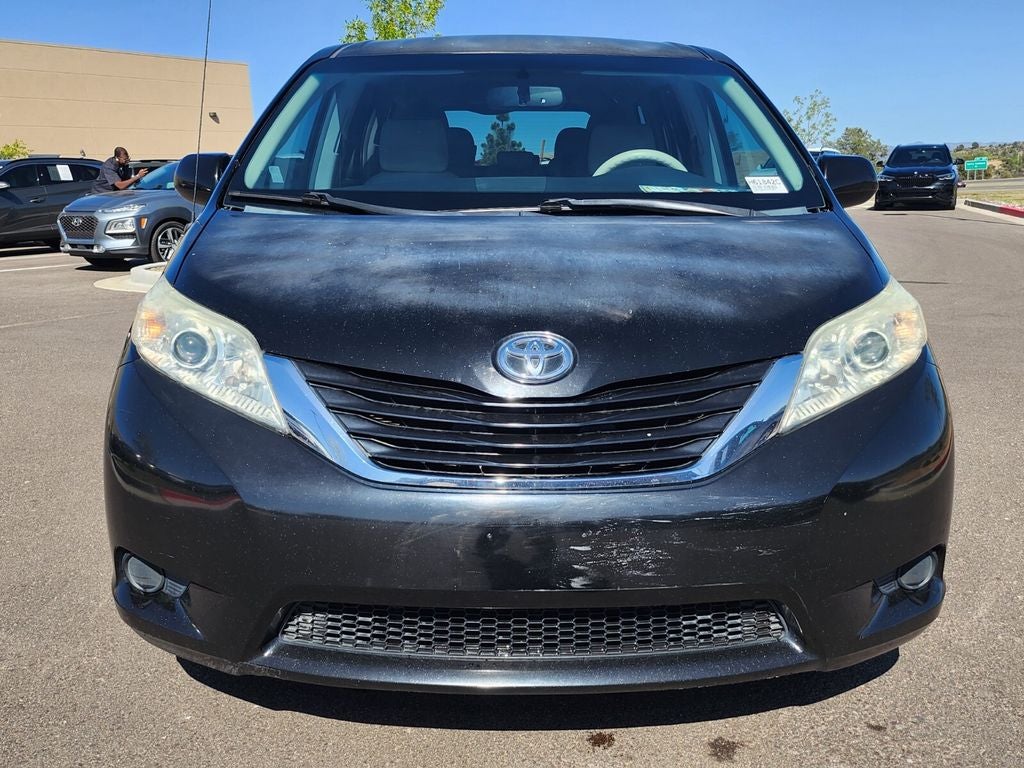 2012 Toyota Sienna LE 8 Passenger